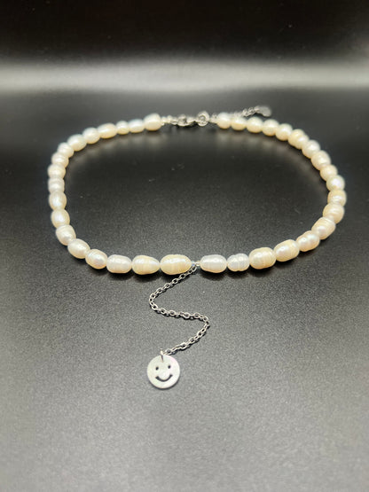 Pearly :) Choker Necklace