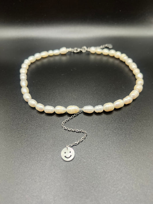 Pearly :) Choker Necklace