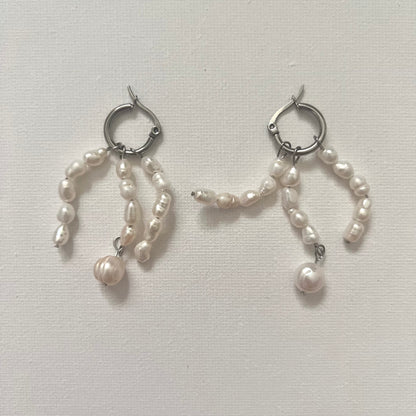 Mayhem Pearly Earrings