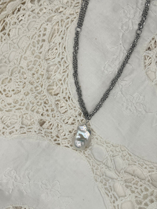 Big Pearl Necklace